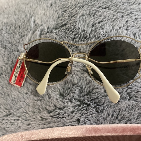 💓NWT Miu Miu 57mm Irregular Sunglasses - Picture 6 of 12